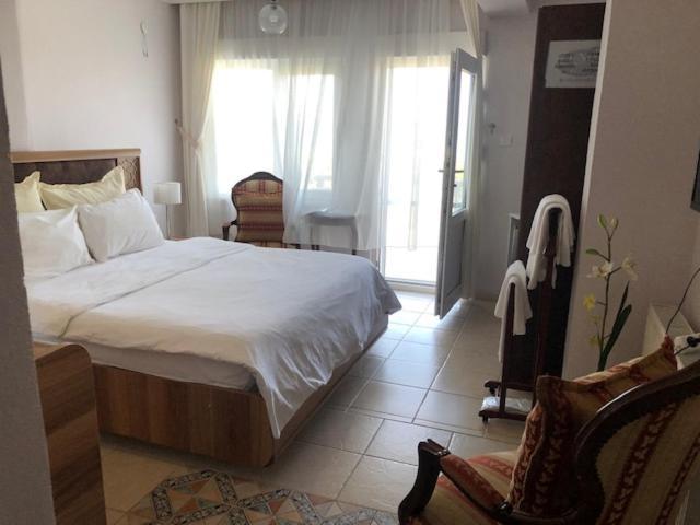 Cunda Asiyan Otel Айвалик Екстер'єр фото